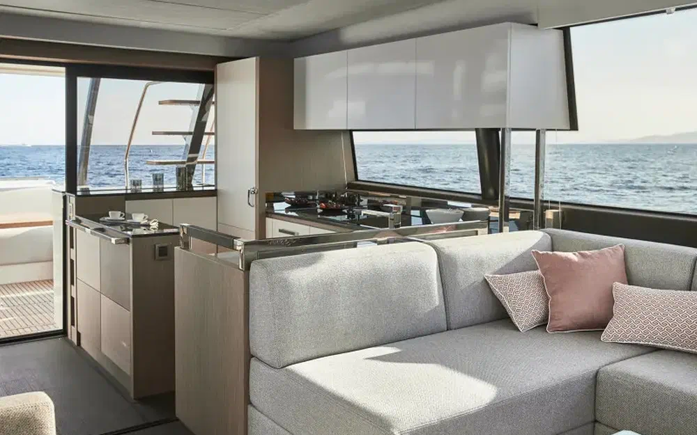 slider 11 Prestige Yachts 690
