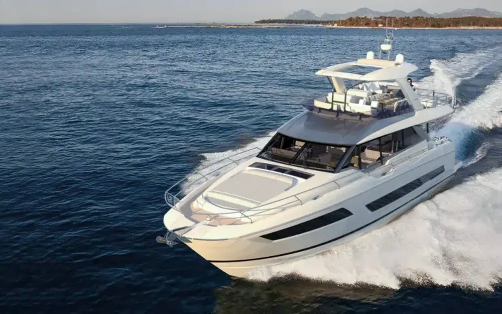 slider 5 Prestige Yachts 690