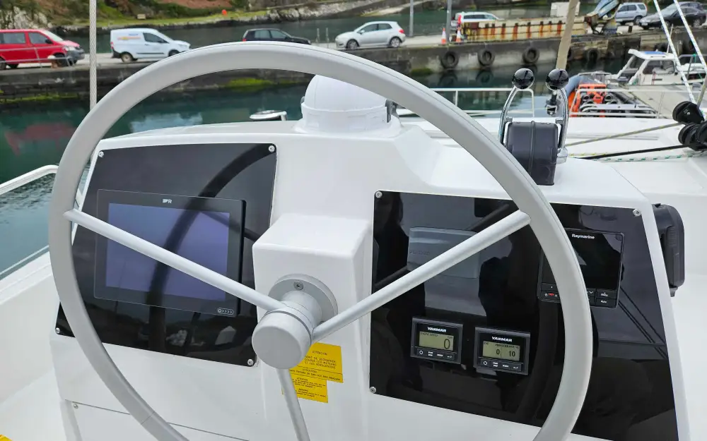 slider 11 Bali Catamarans Bali 4.6