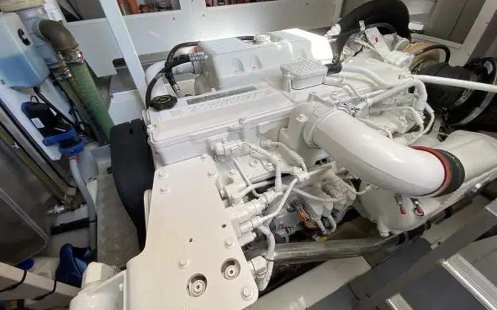 slider 16 Prestige Yachts 560 Fly