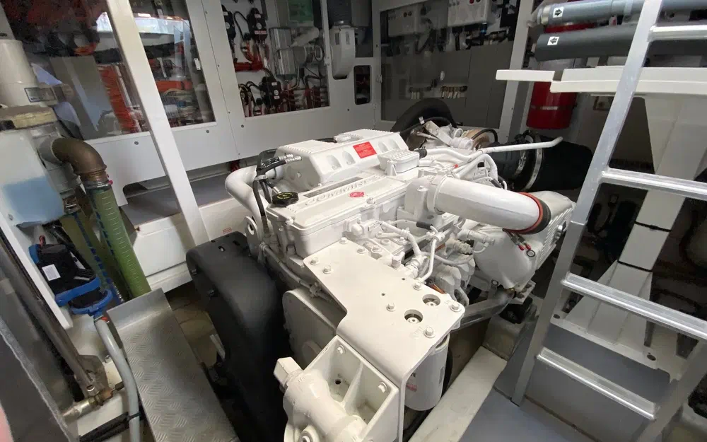 slider 18 Prestige Yachts 560 Fly