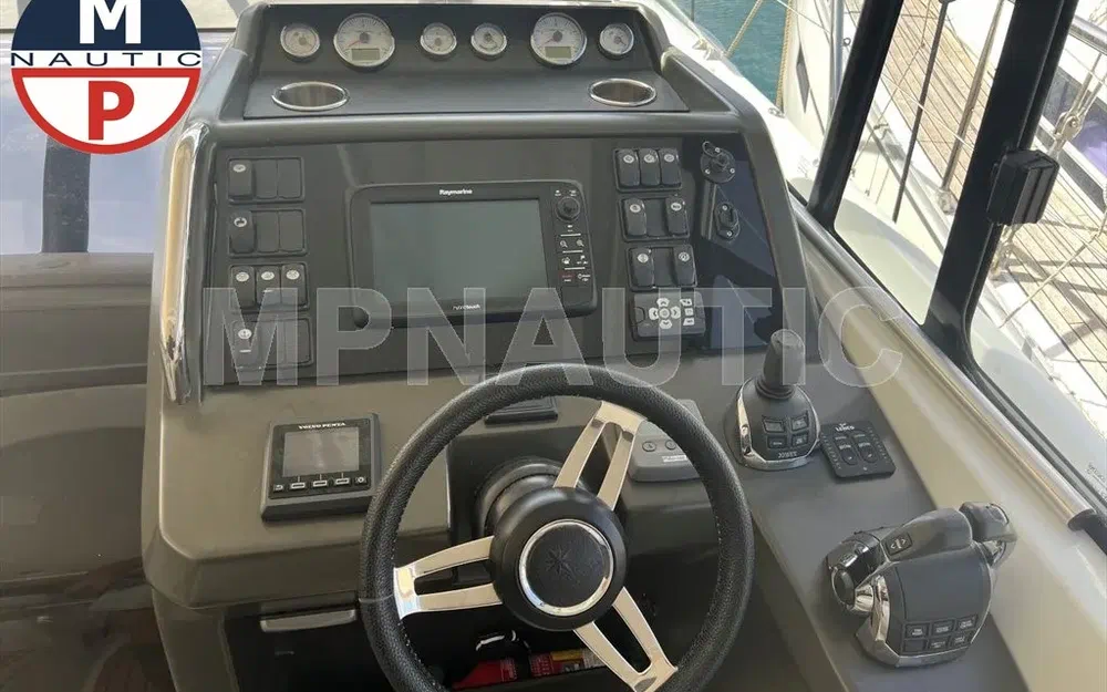 slider 9 Jeanneau Leader 36