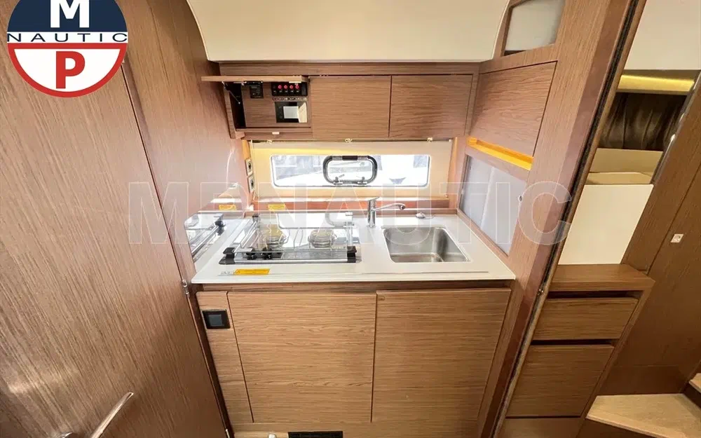 slider 15 Jeanneau Leader 36