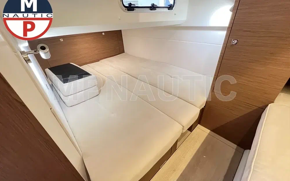 slider 17 Jeanneau Leader 36