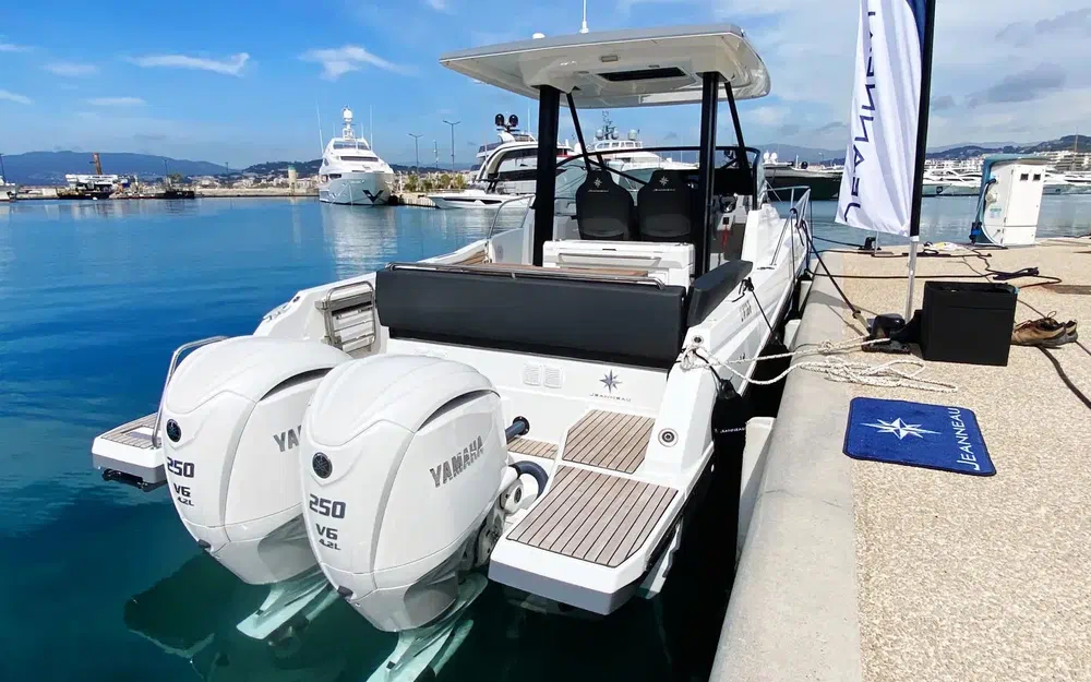 slider 17 Jeanneau Cap Camarat 9.0 WA