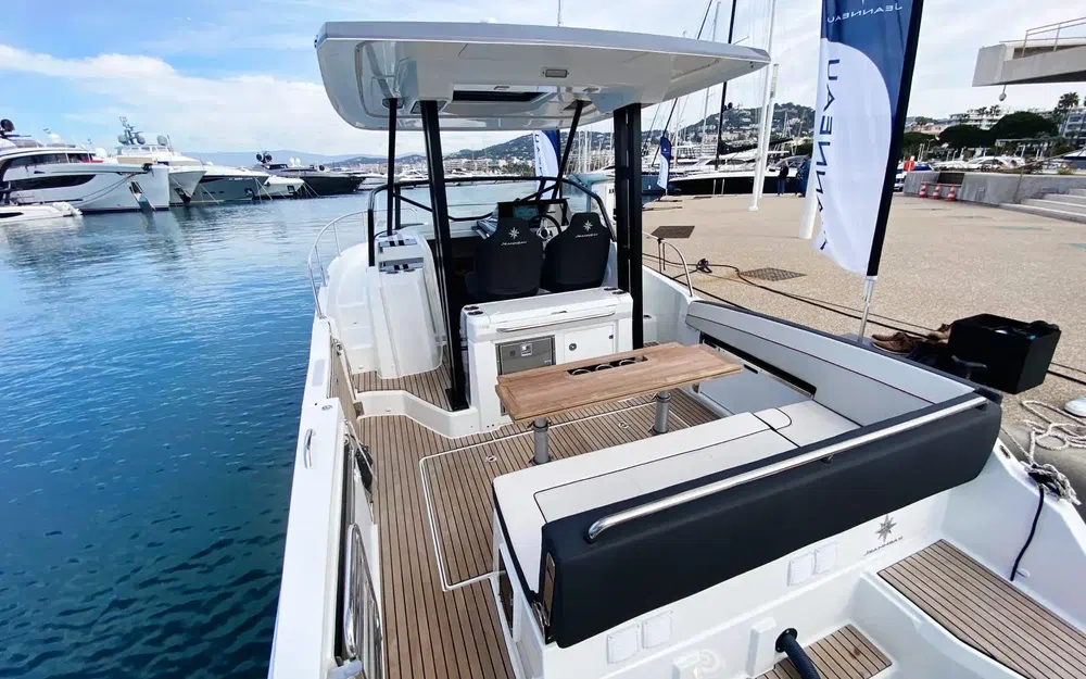 slider 2 Jeanneau Cap Camarat 9.0 WA
