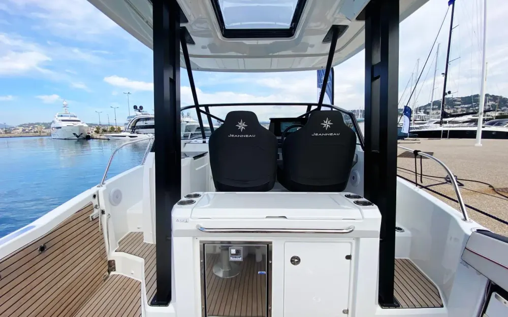 slider 5 Jeanneau Cap Camarat 9.0 WA Serie 2