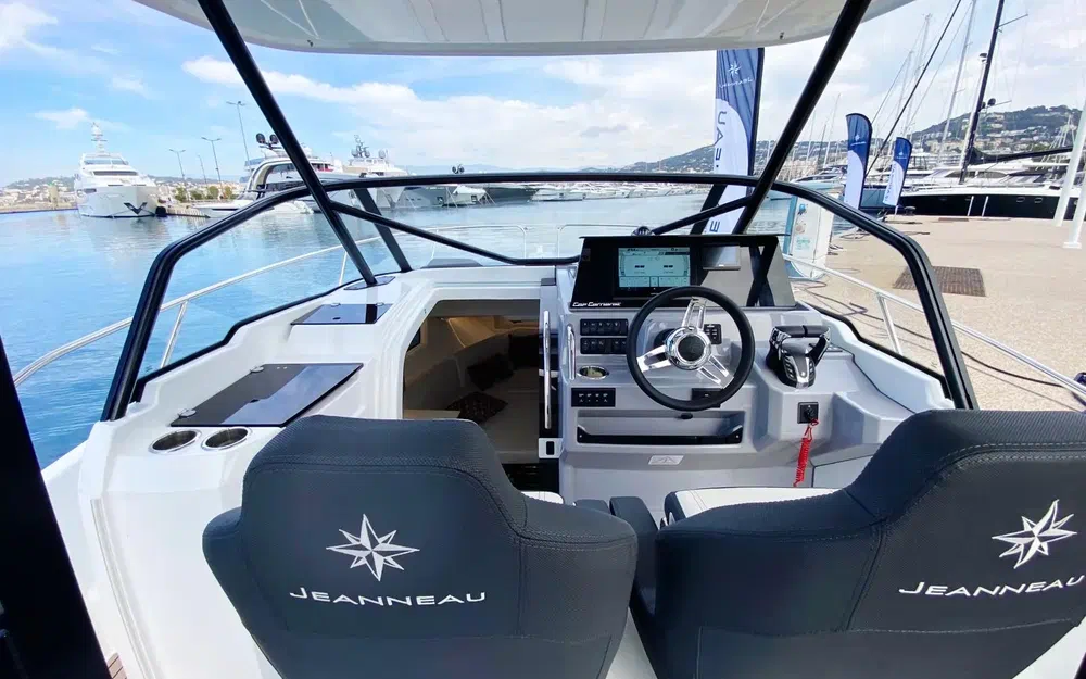 slider 7 Jeanneau Cap Camarat 9.0 WA