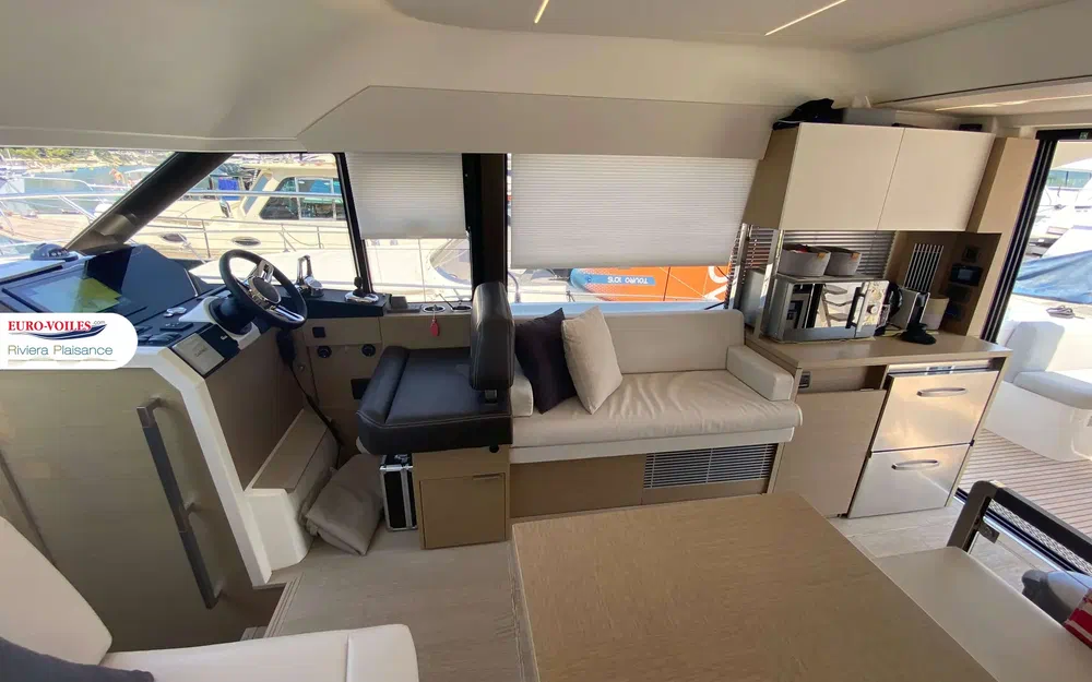 slider 9 Prestige Yachts 420 Fly