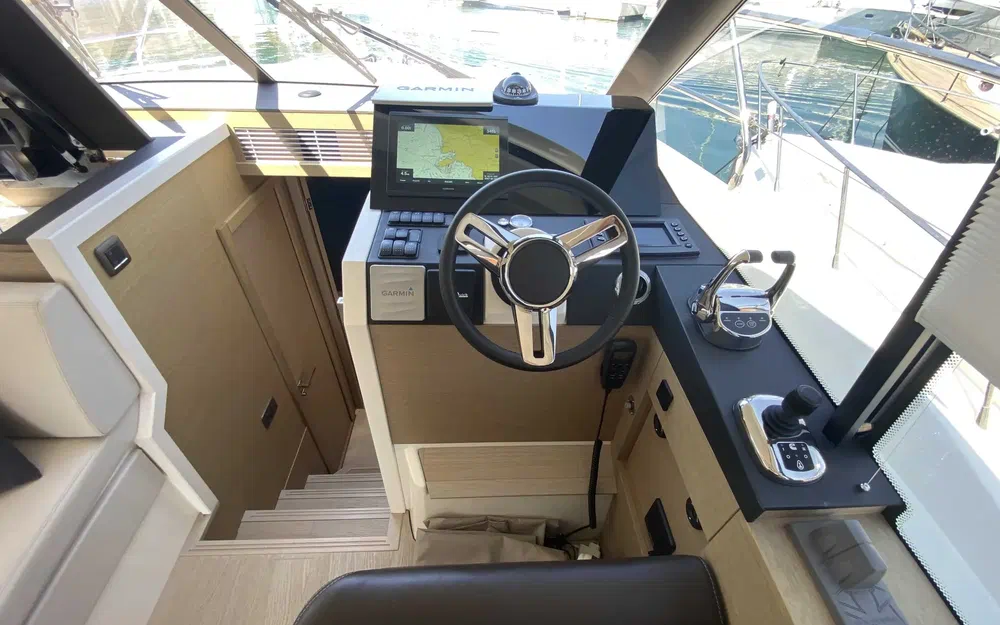 slider 10 Prestige Yachts 420 Fly