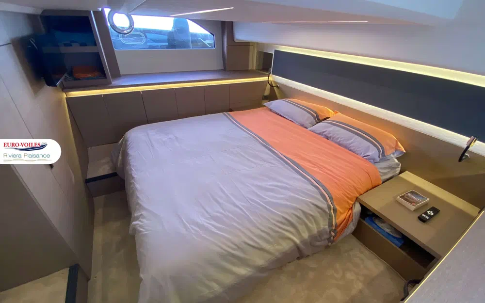 slider 12 Prestige Yachts 420 Fly