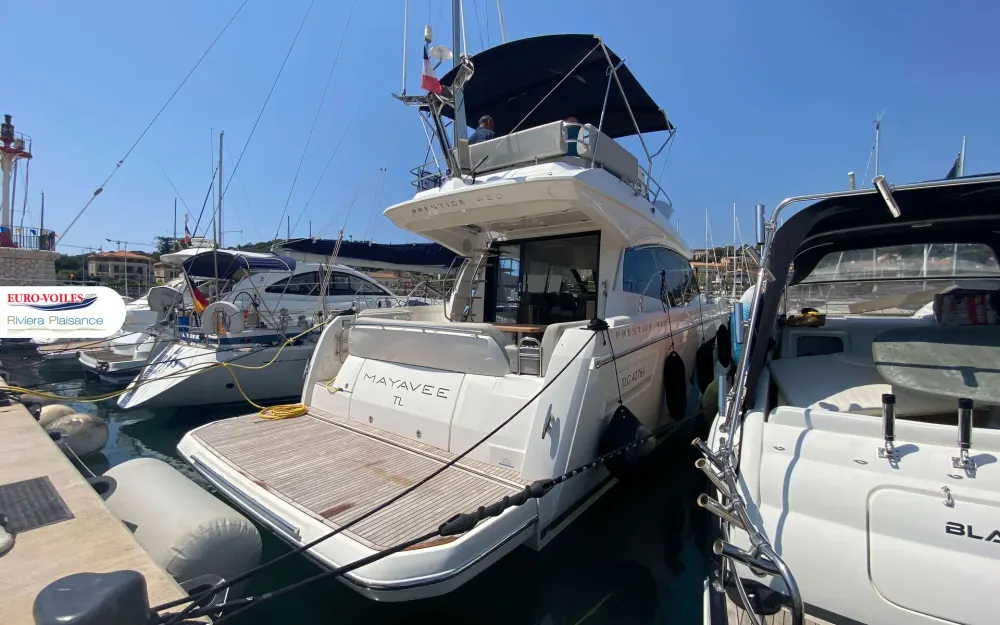 slider 1 Prestige Yachts Prestige 420 Fly