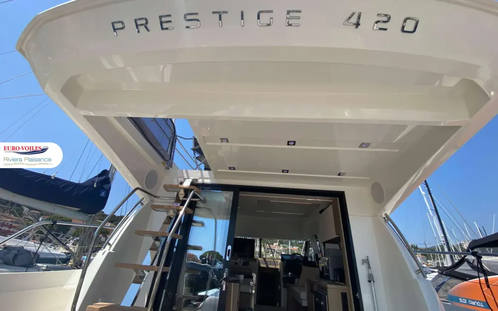 slider 2 Prestige Yachts Prestige 420 Fly