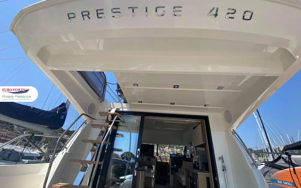 slider 3 Prestige Yachts 420 Fly