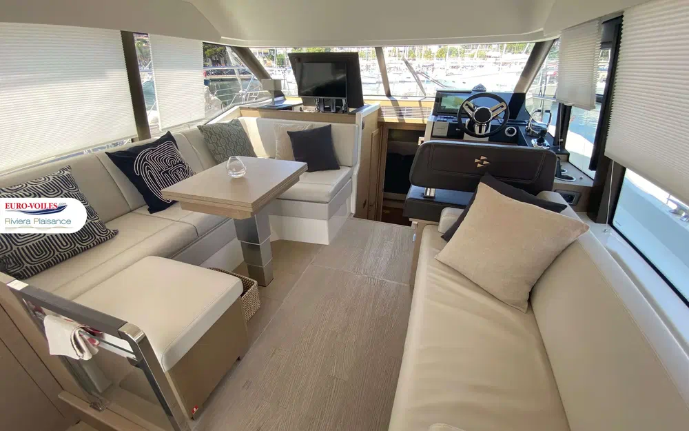 slider 8 Prestige Yachts 420 Fly