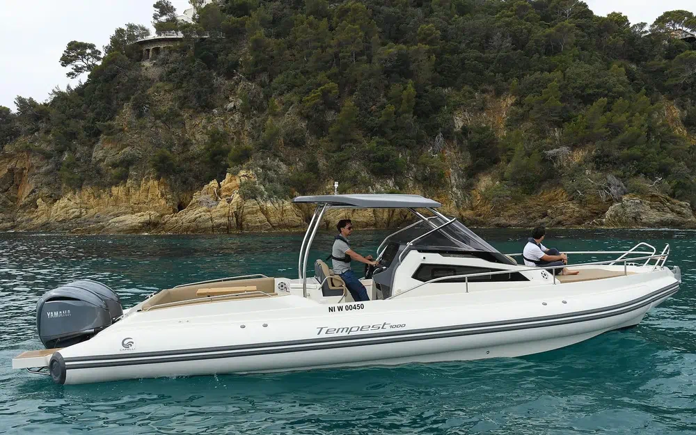 slider 1 Capelli Tempest 1000