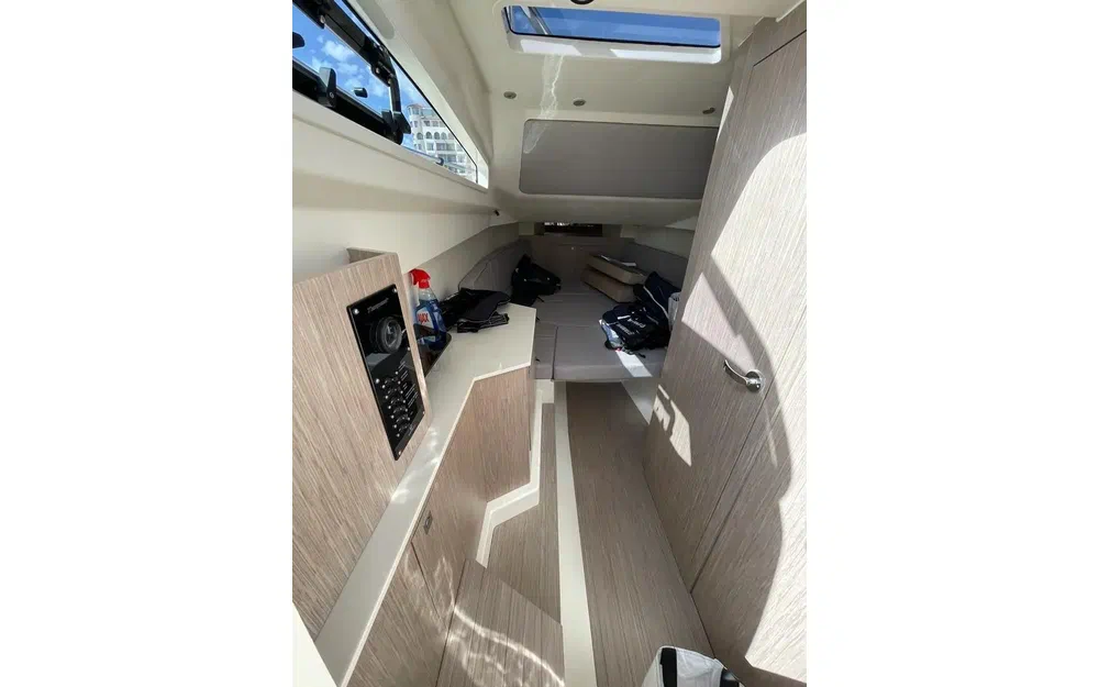 slider 3 Capelli Tempest 1000