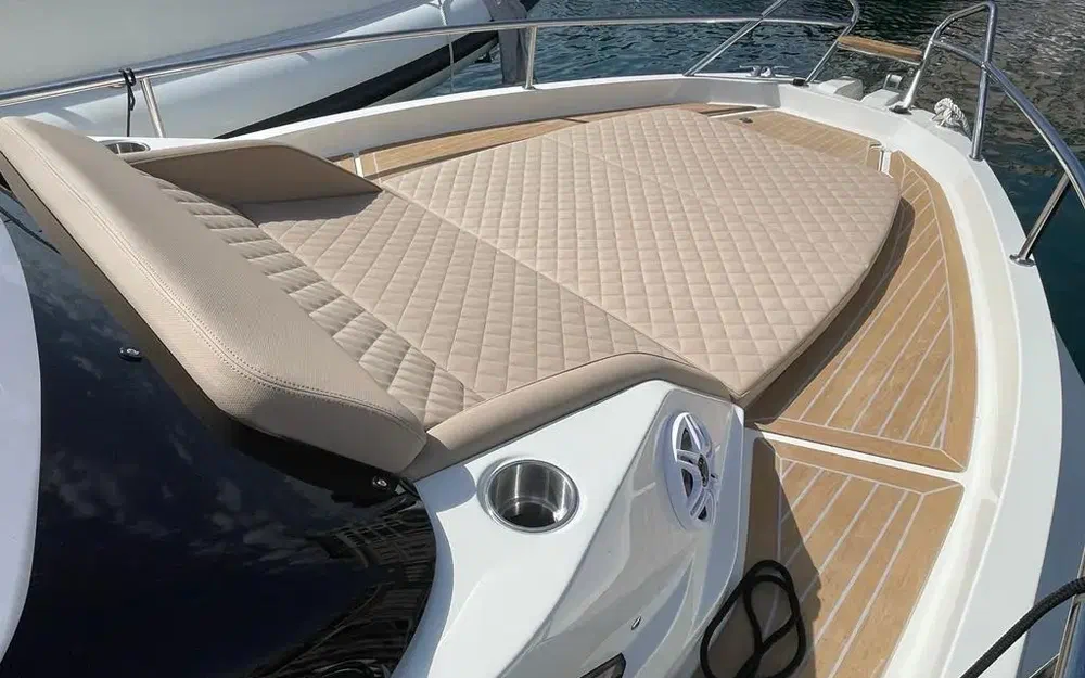 slider 4 Capelli Tempest 1000