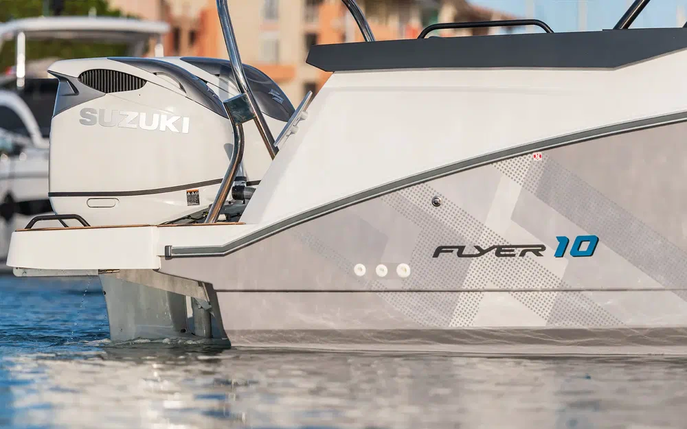 slider 15 Beneteau Flyer 10