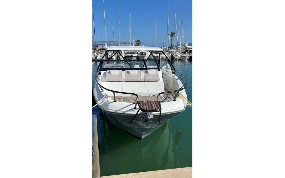 slider 1 Beneteau Flyer 10