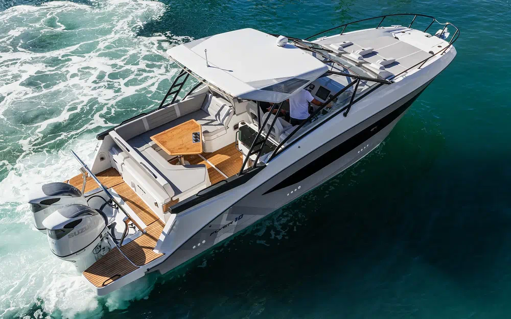 slider 3 Beneteau Flyer 10