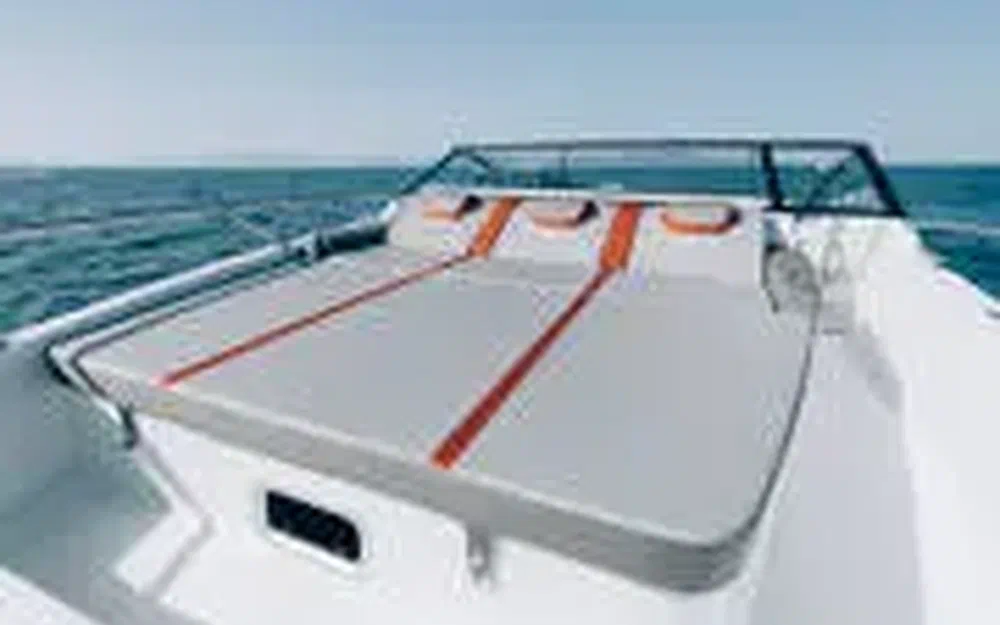 slider 8 Beneteau Flyer 10