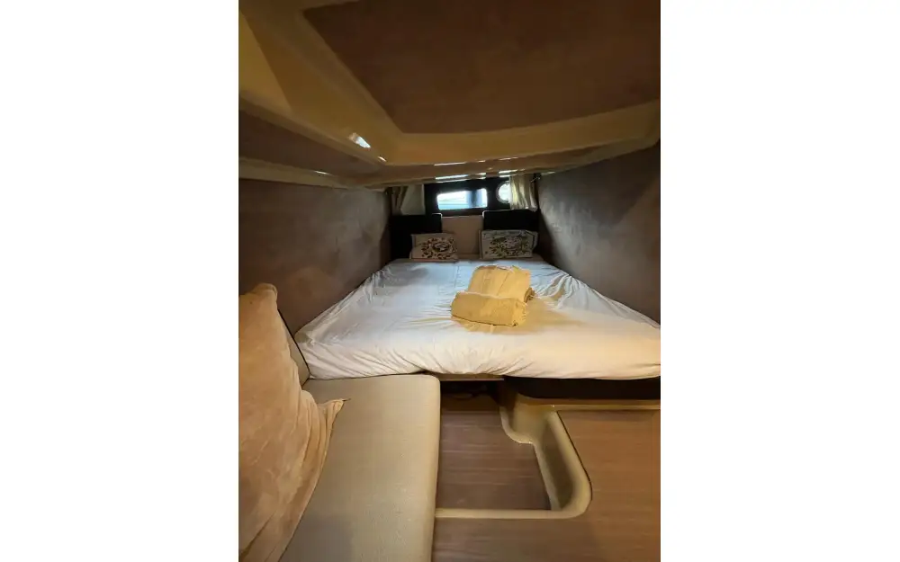 slider 17 Cranchi M 38 Hard Top