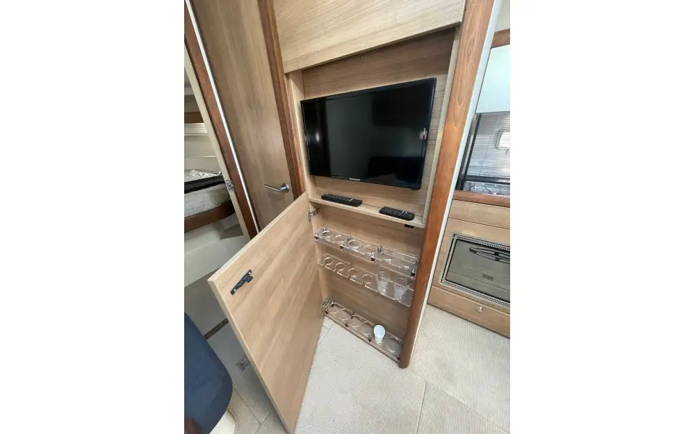 slider 14 Sealine  SC 35