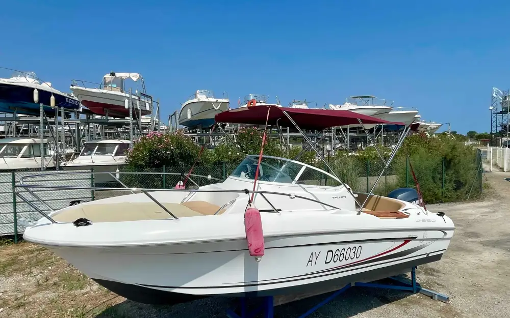 slider 5 Beneteau Flyer 650 Open