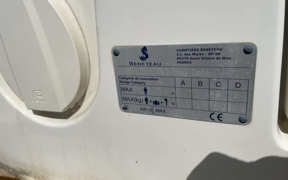 slider 19 Beneteau Flyer 750 Sun Deck
