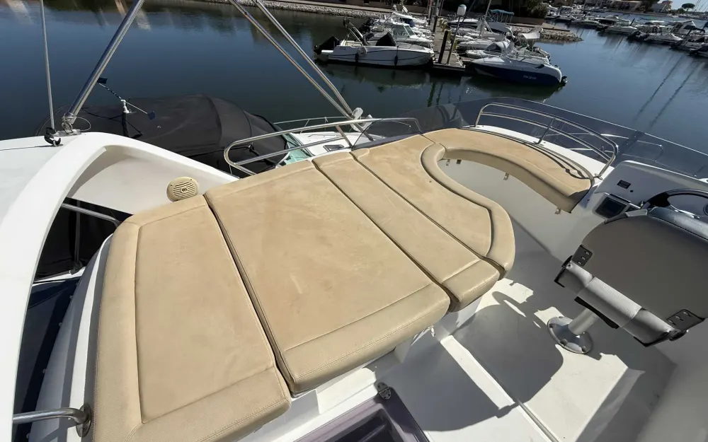 slider 9 Beneteau Antares 11 Fly