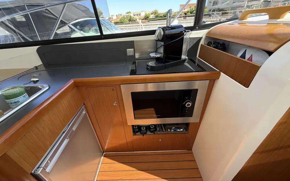 slider 19 Beneteau Antares 11 Fly