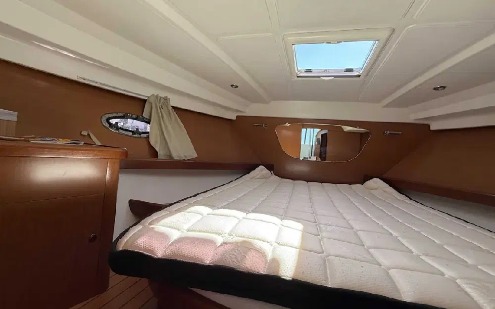 slider 27 Beneteau Antares 11 Fly