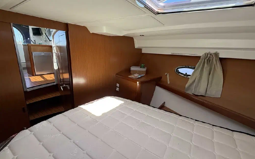 slider 28 Beneteau Antares 11 Fly