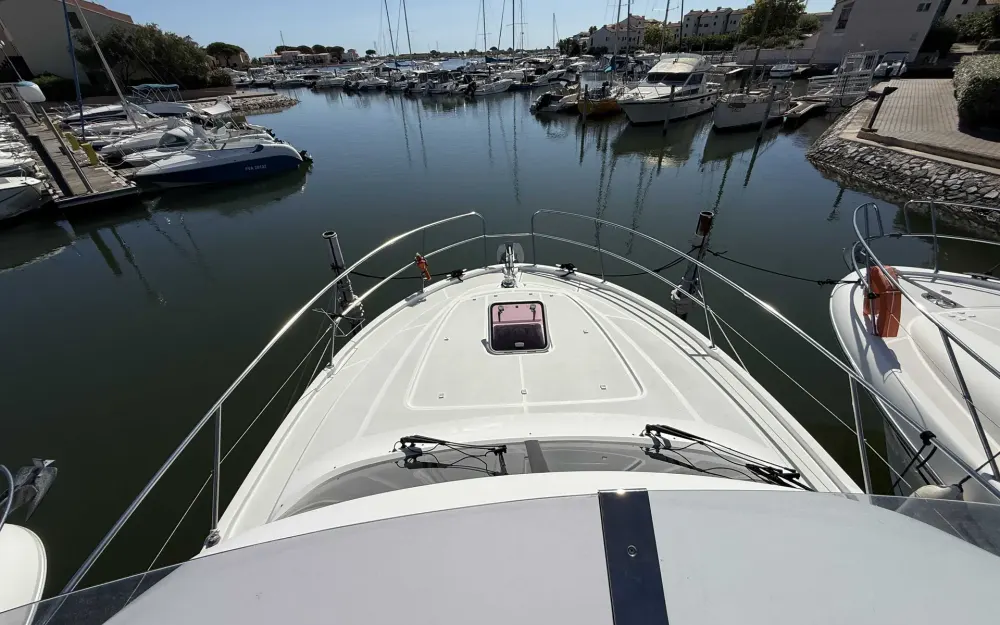 slider 2 Beneteau Antares 11 Fly