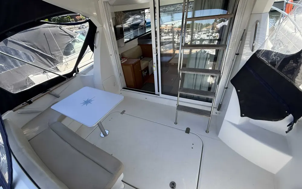 slider 5 Beneteau Antares 11 Fly