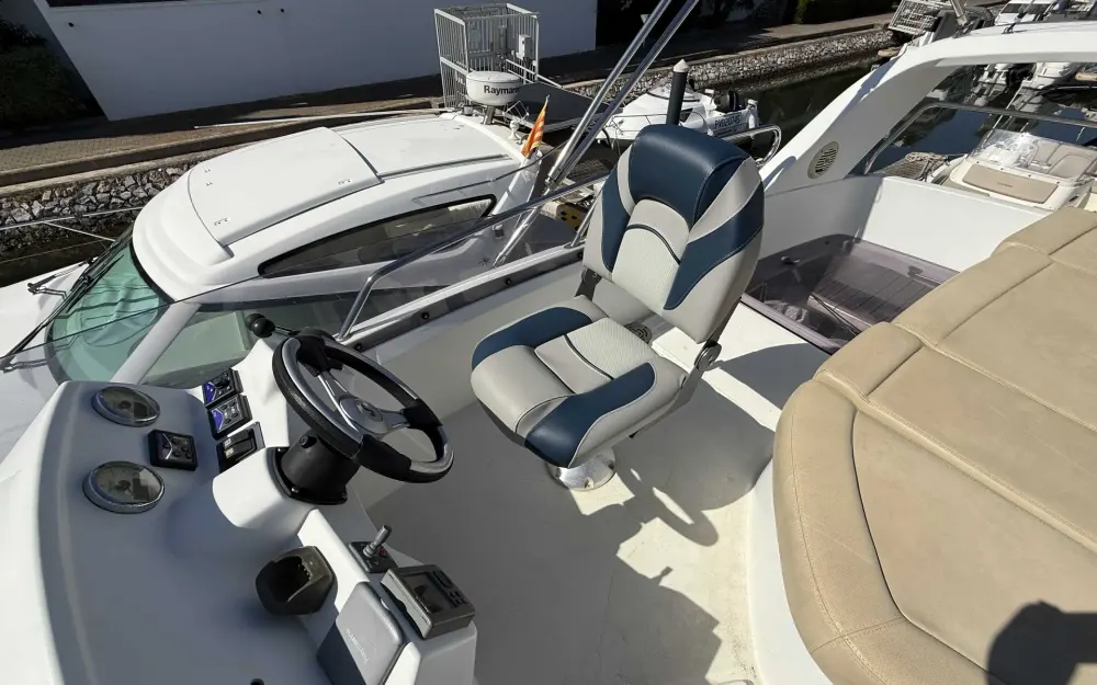 slider 6 Beneteau Antares 11 Fly