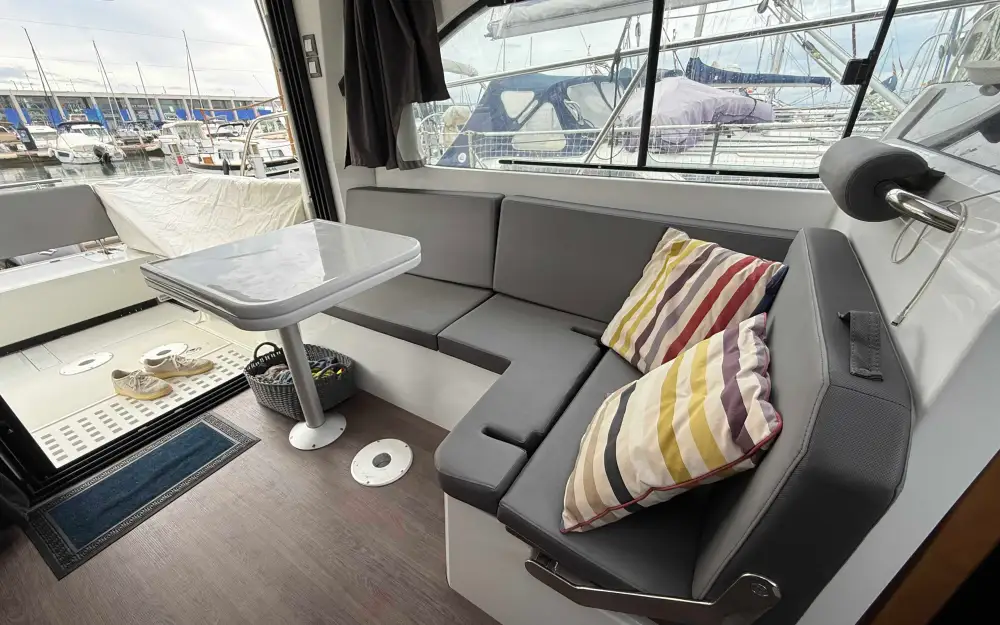 slider 11 Beneteau Antares 11 OB