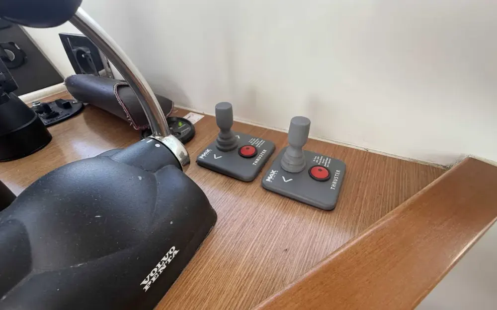 slider 33 Beneteau Swift Trawler 52