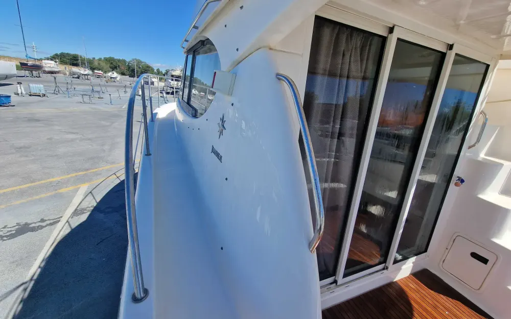 slider 9 Jeanneau Prestige 32