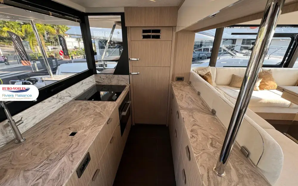 slider 5 Prestige Yachts F5.7