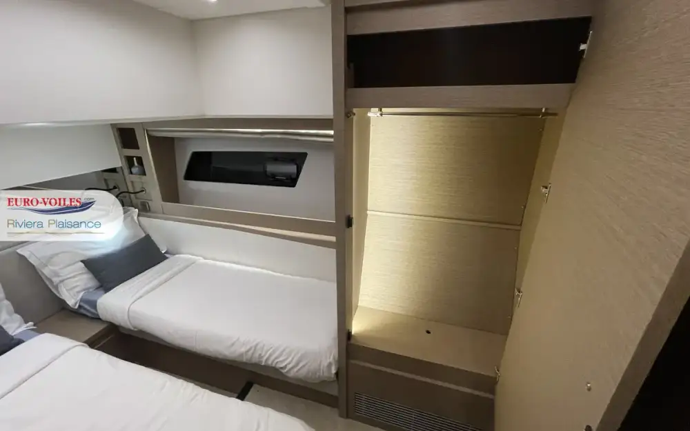 slider 16 Prestige Yachts Prestige 520 Fly