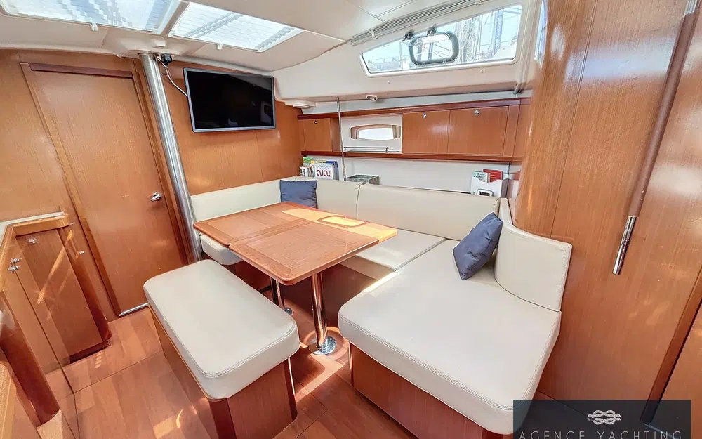 slider 9 Beneteau Oceanis 40
