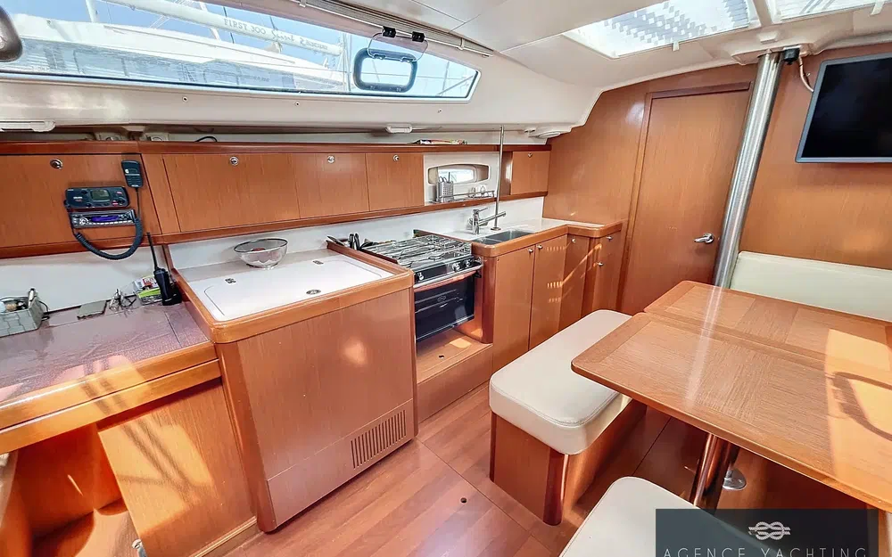 slider 10 Beneteau Oceanis 40