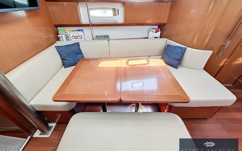 slider 3 Beneteau Oceanis 40