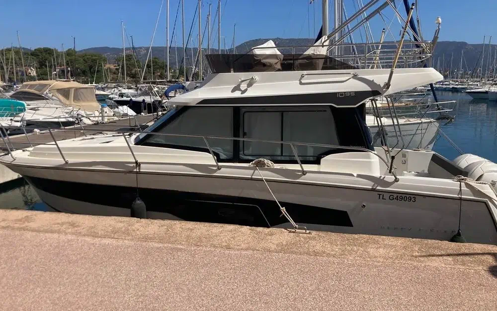 slider 3 Jeanneau Merry Fisher 1095