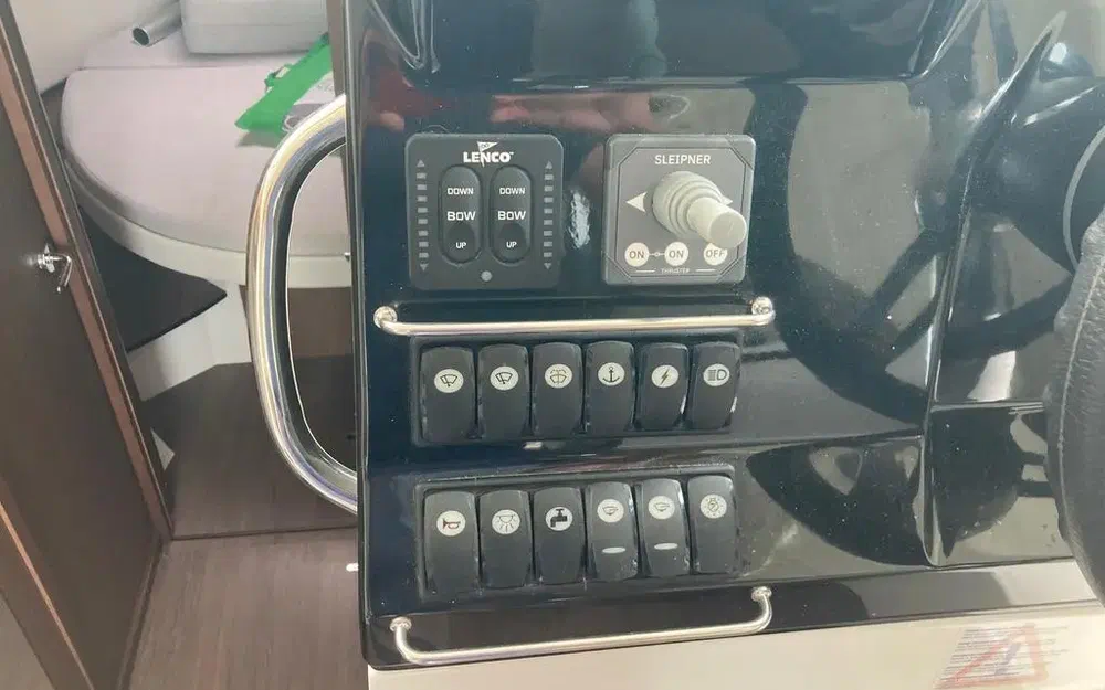 slider 5 Jeanneau Merry Fisher 1095