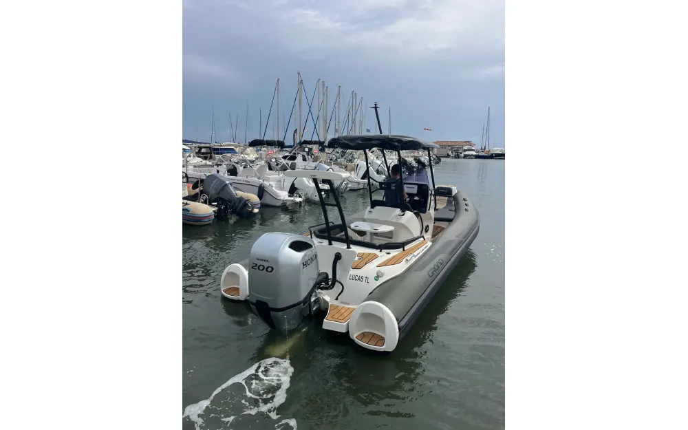 slider 1 Grand Golden Line 680