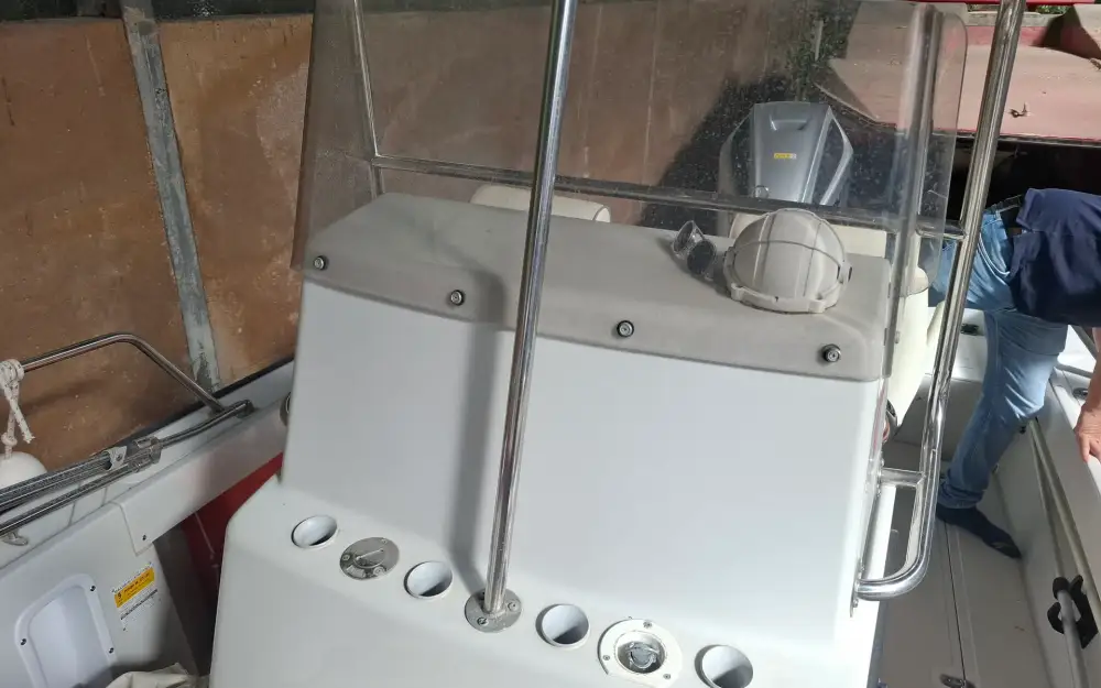 slider 16 Boston Whaler  20 Outrage