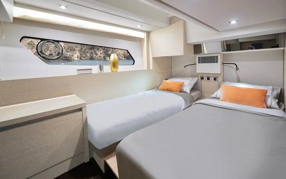 slider 5 Prestige Yachts 460 Fly